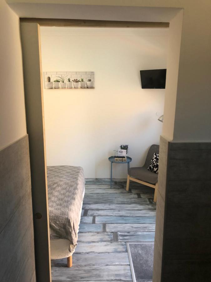 Majus 1 Vendeghaz- Se Hotell Se Eksteriør bilde
